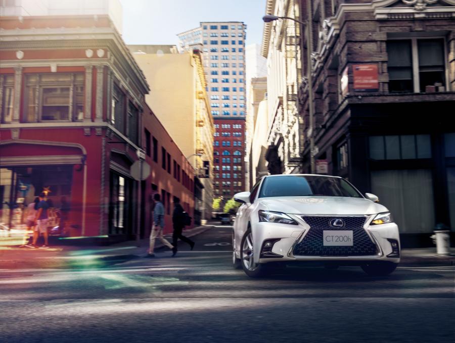  Lexus CT200h 2019 года  (JP) (фото 16 из 27)
